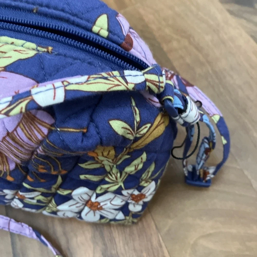 Vera‎ Bradley Retired Print Blue Floral Crossbody Purse Quilted Small Zip Top